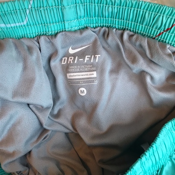 Nike shorts - Picture 3 of 3